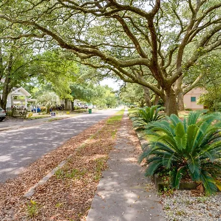 Cozy 3 Oaks Cottage In Gulfport Close To Beach!